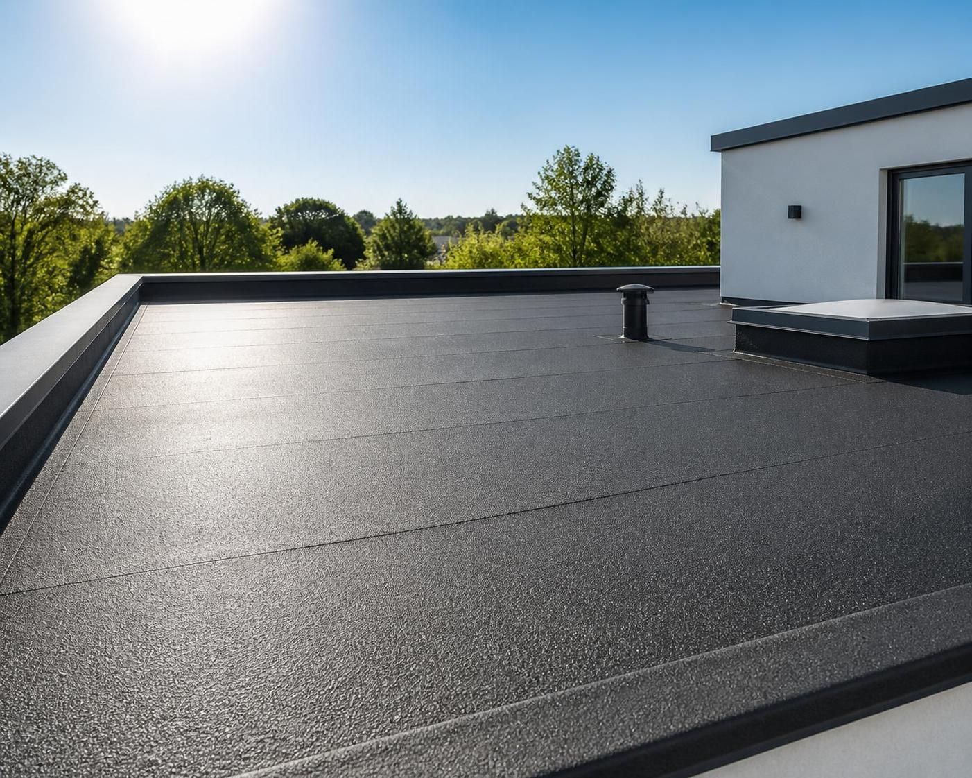 découvrez les méthodes fiables pour assurer l'étanchéité de votre toiture terrasse et éviter efficacement les infiltrations d'eau.