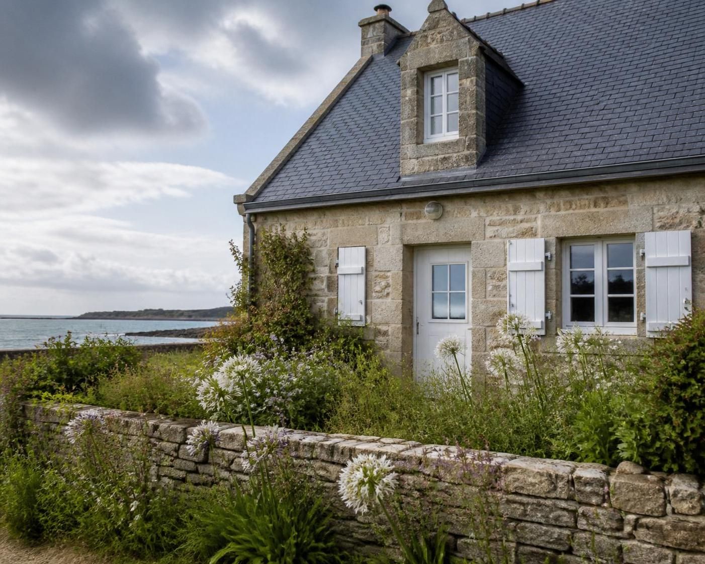 découvrez nos conseils pour dénicher une maison en bord de mer en bretagne à moins de 100 000 euros. astuces, zones abordables et démarches pour investir malin.