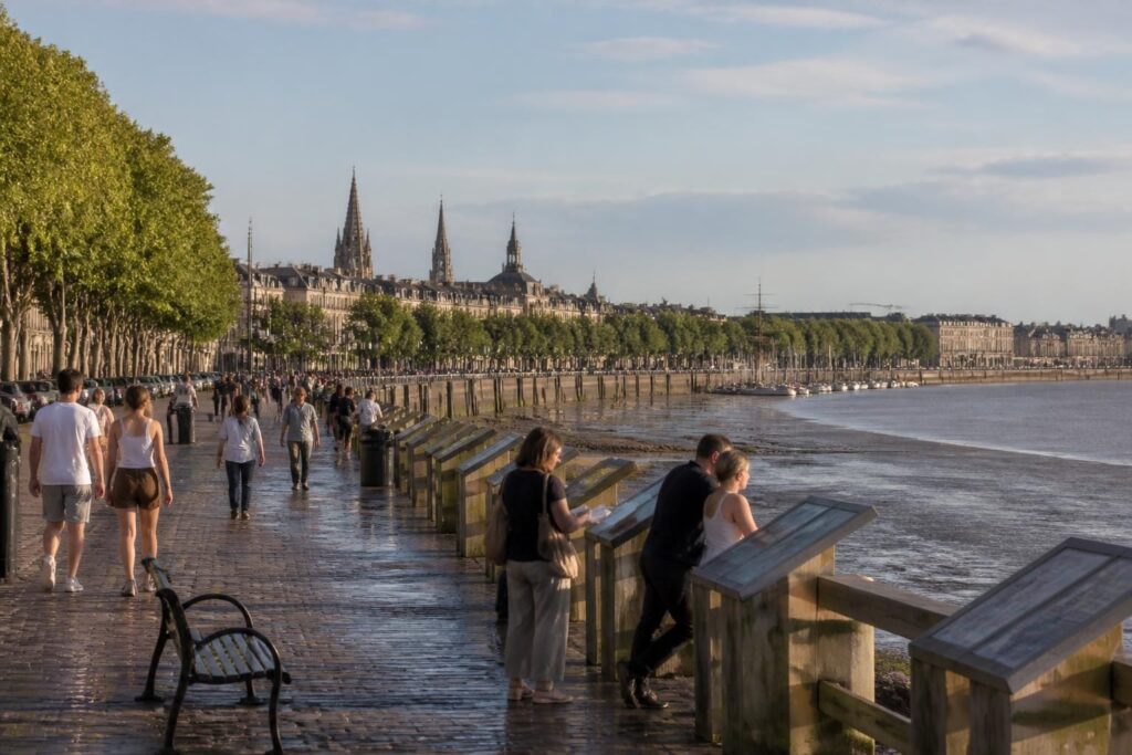 découvrez les horaires des marées à bordeaux pour profiter pleinement des plus belles balades au bord de l’eau. planifiez vos sorties nature en fonction des marées et vivez des moments inoubliables.